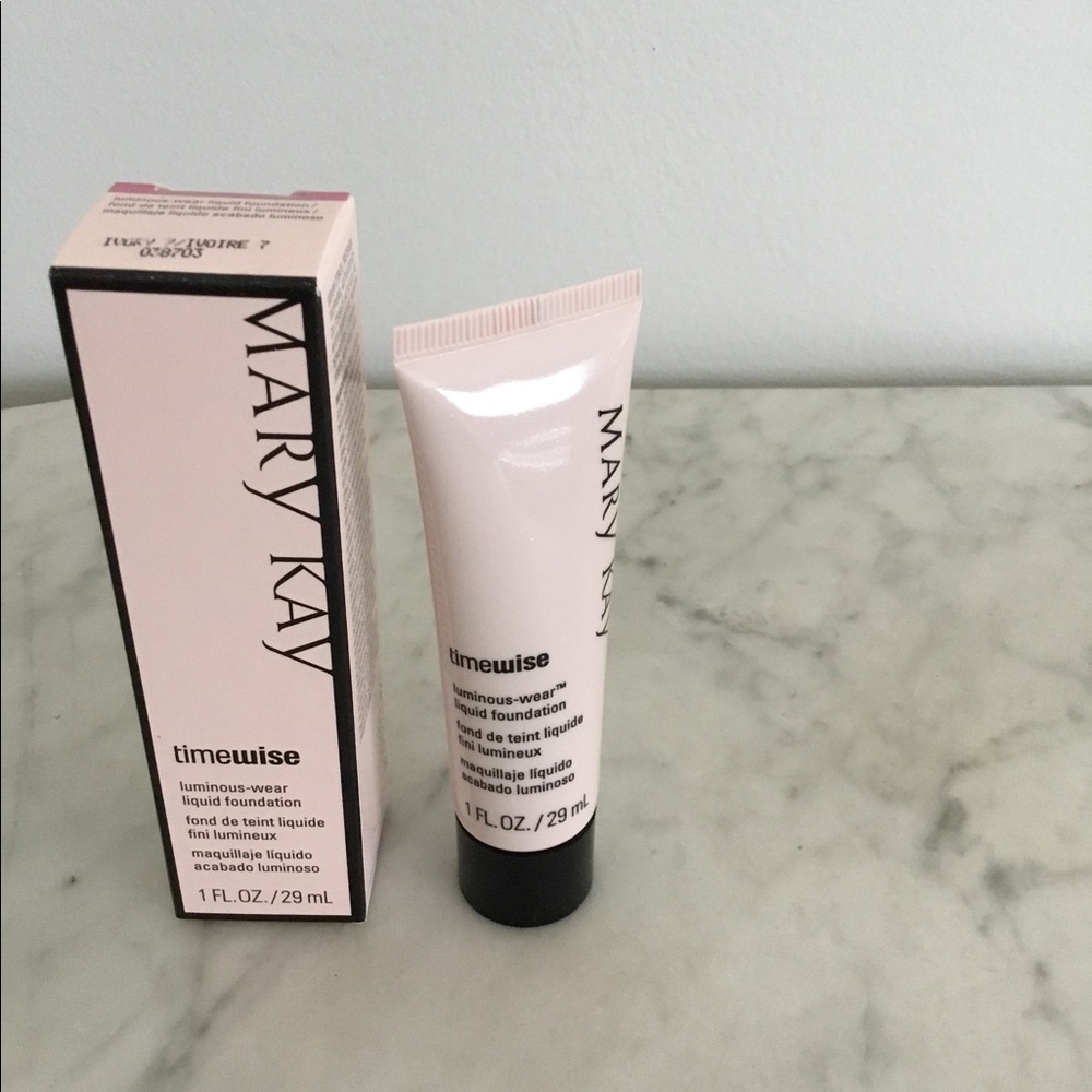 Ivory 7 TimeWise Luminous-Wear Liquid Foundation NIB